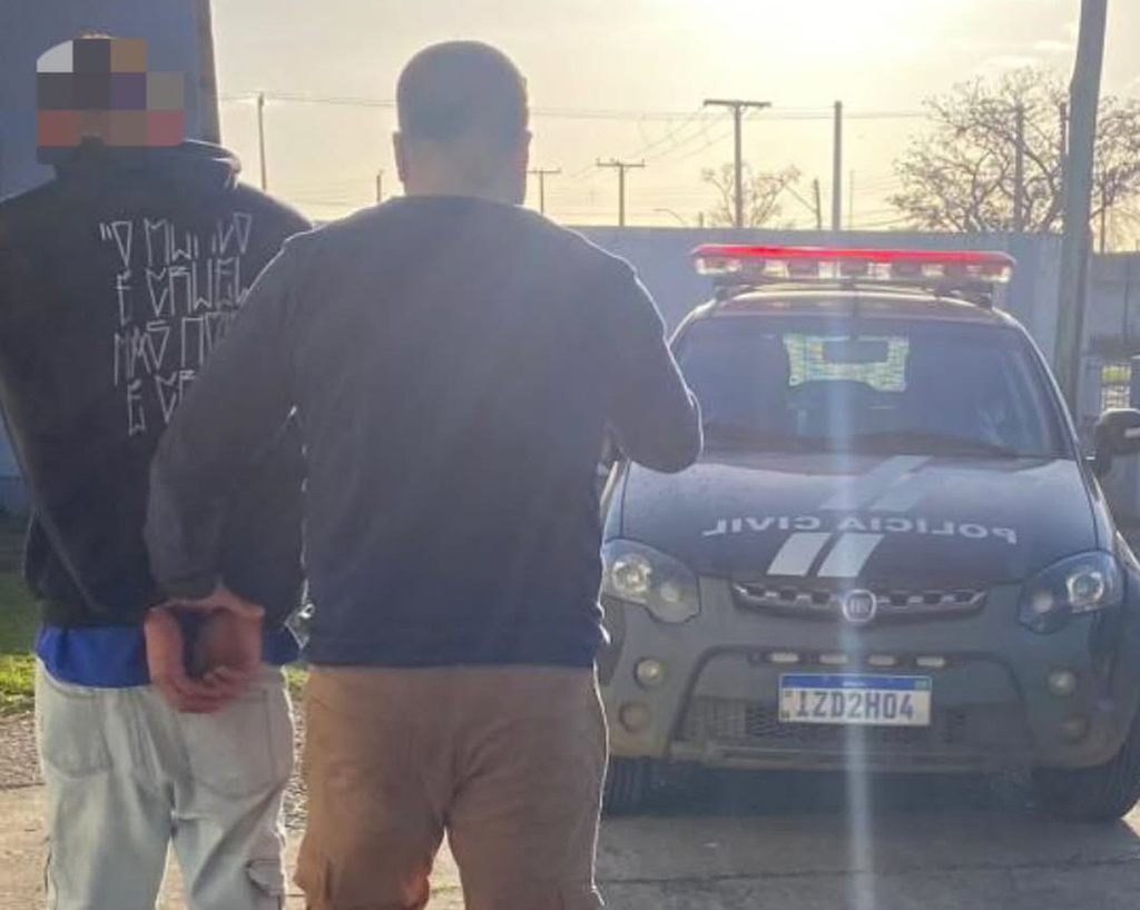 Traficante é detido com drogas e dinheiro