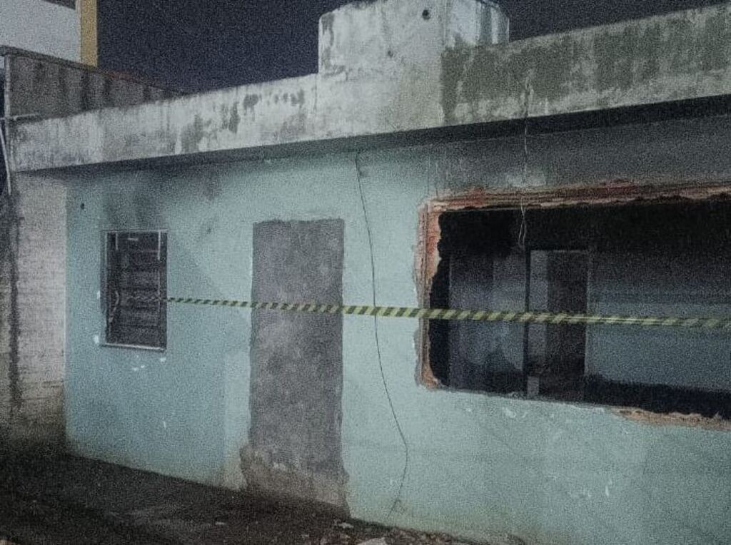 Incêndio atinge casa abandonada em Pouso Redondo e mobiliza bombeiros