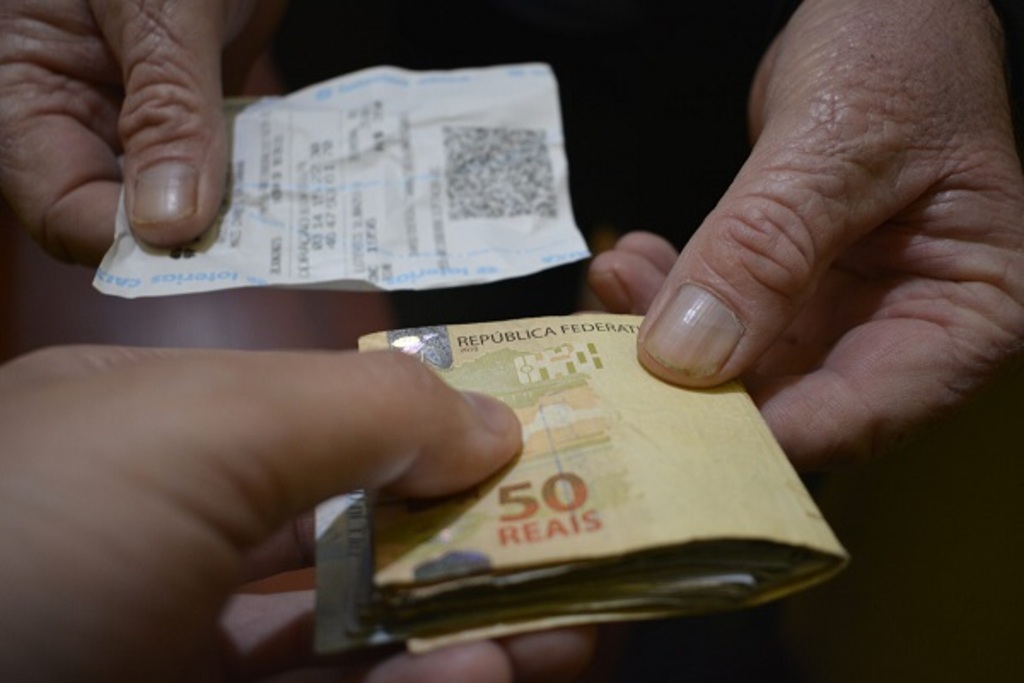 Golpe do bilhete premiado preocupa autoridades