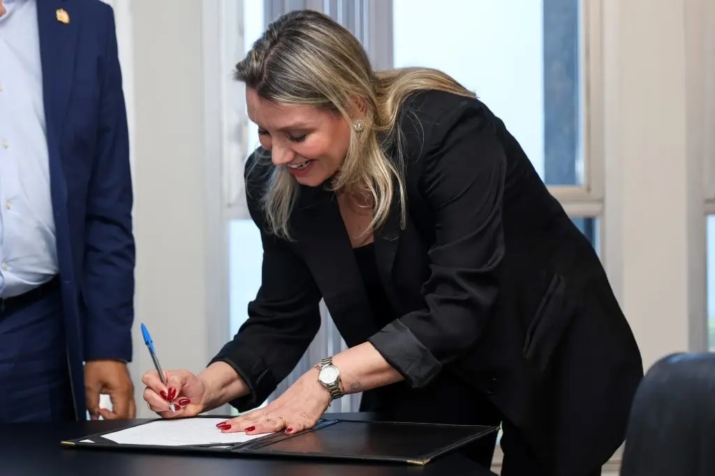 Kênia Scarduelli é nomeada secretária adjunta da Educação em SC