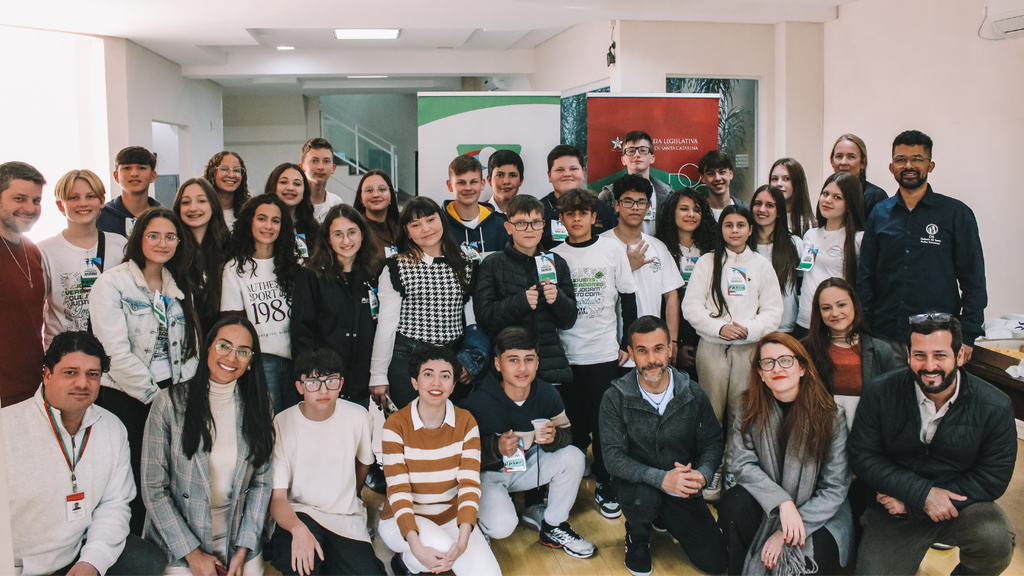 Vereadores Mirins de Imbituba participam de Congresso sobre Cidadania e Paz nas Escolas em Braço do Norte
