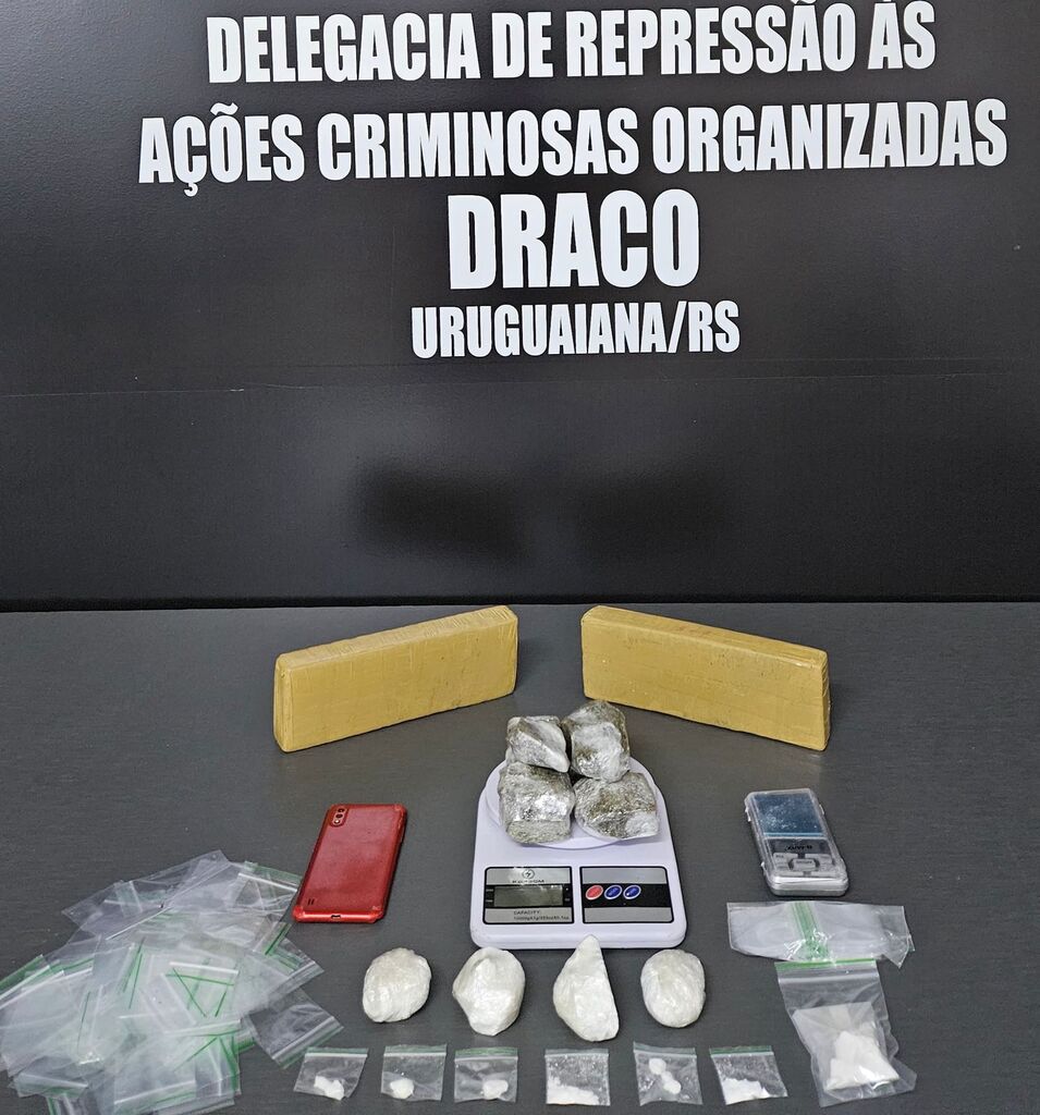 Mulher é presa por tráfico de drogas no bairro Cidade Alegria