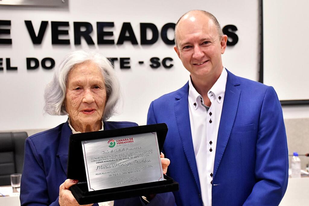 Câmara concede título de Cidadã Honorária para Maria Dalmagro Predebon