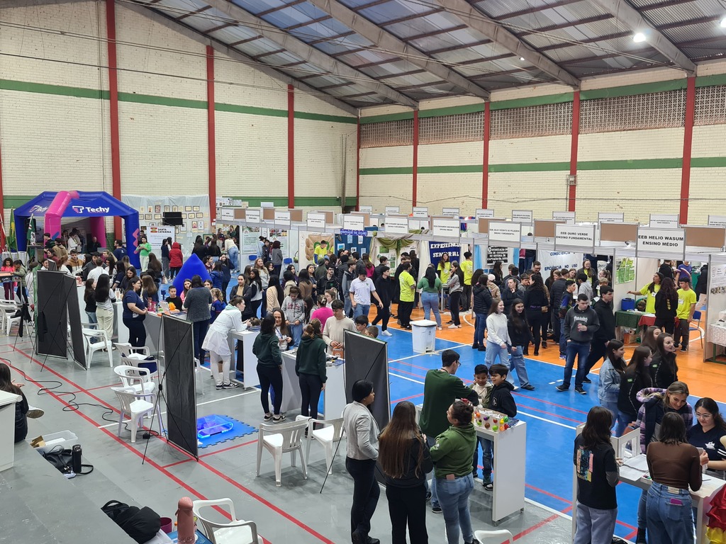 Feira de Ciência e Tecnologia movimenta estudantes da região