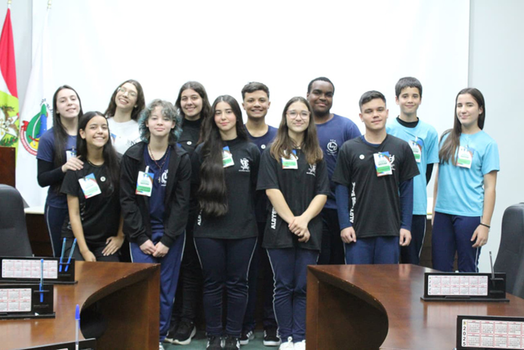 Câmara de Vereadores de Forquilhinha realiza formação com vereadores mirins eleitos