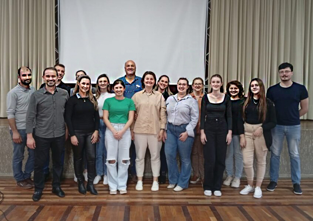 LACERDÓPOLIS E INOVALE PROMOVEM OFICINA DE DESIGN THINKING COM FOCO EM SOLUÇÕES COLETIVAS