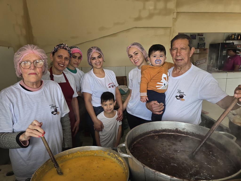 A família de João do Ônibus mantém viva uma tradição, há 9 anos, em Otacílio Costa