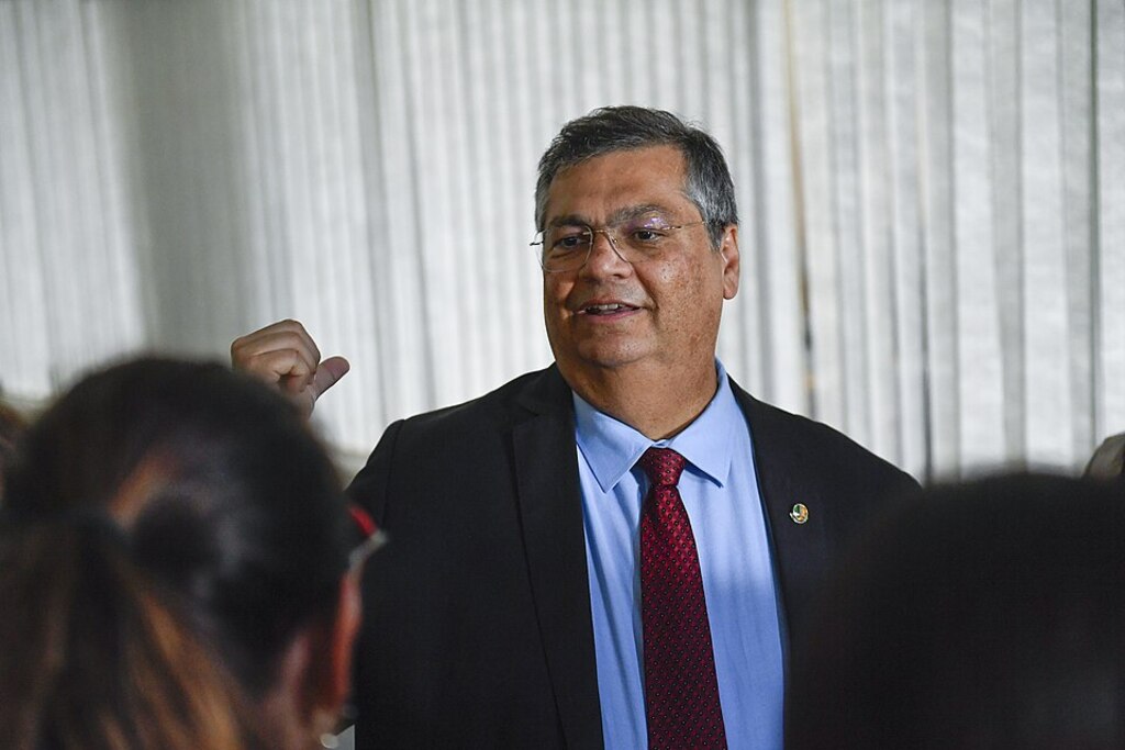 Decisão de Flávio Dino sobre ordens estrangeiras aumenta tensão entre STF e Casa Branca