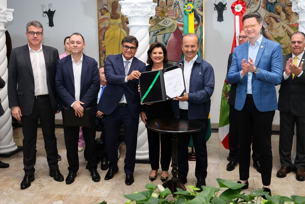 Governo do Estado concede incentivos para atrair R$ 4,4 bilhões em investimentos privados e gerar quase 19 mil empregos em SC