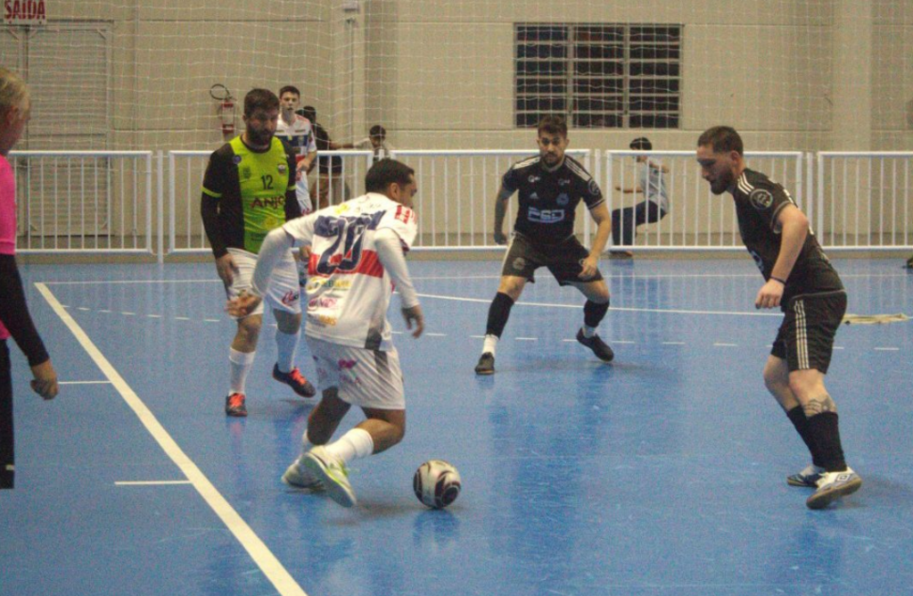 Final do Municipal de Futsal define campeão nesta sexta em Cocal do Sul