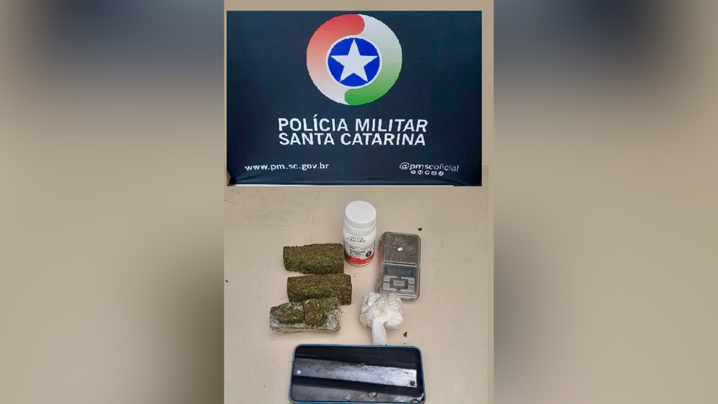 Foto: Instagram PMSC Garopaba - Polícia Militar prende casal por tráfico de drogas em Garopaba