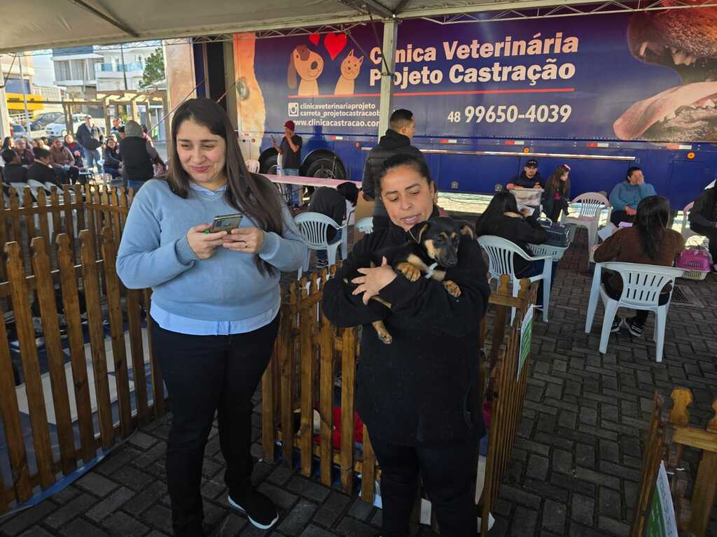 Feira de Adoção e Castração em Otacílio Costa registra 21 adoções e 200 castrações de animais