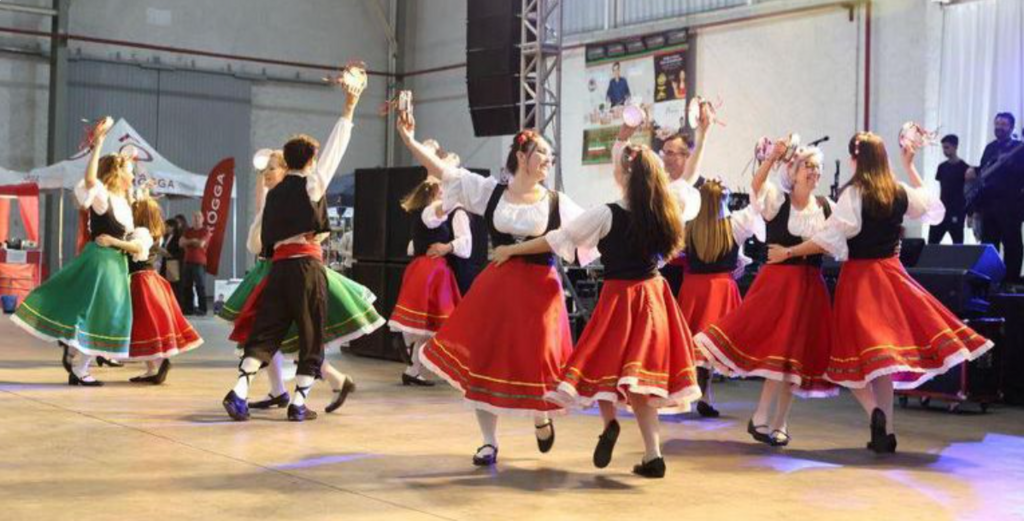 Fim de semana em Joinville terá visitas guiadas, teatro de bonecos e gastronomia italiana