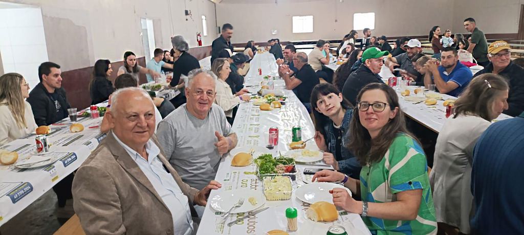 Cide e Enio marcam presença na pré-festa de Frei Crispim em Santa Lúcia