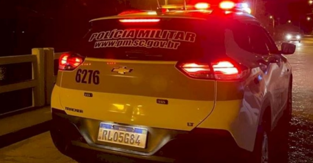 Homem é preso após estuprar a própria filha de 15 anos em SC; desconfiada, a mãe deixou um celular gravando