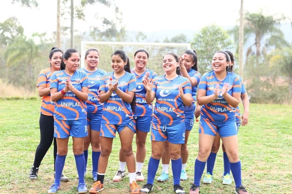 Futebol feminino fortalece mulheres Xokleng e celebra campo próprio na Aldeia Palmeira