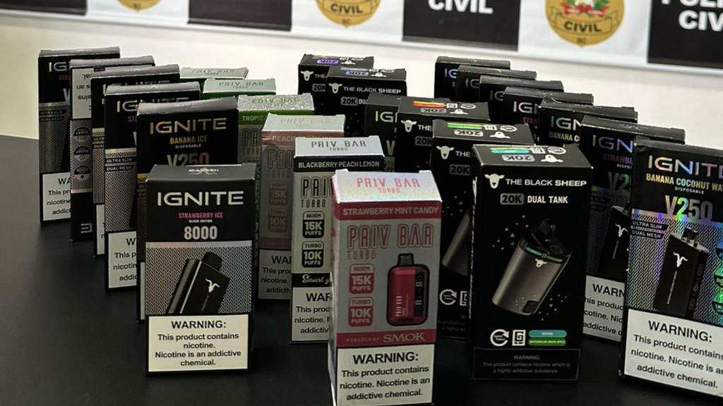 Polícia Civil apreende cigarros eletrônicos em barbearia de Modelo