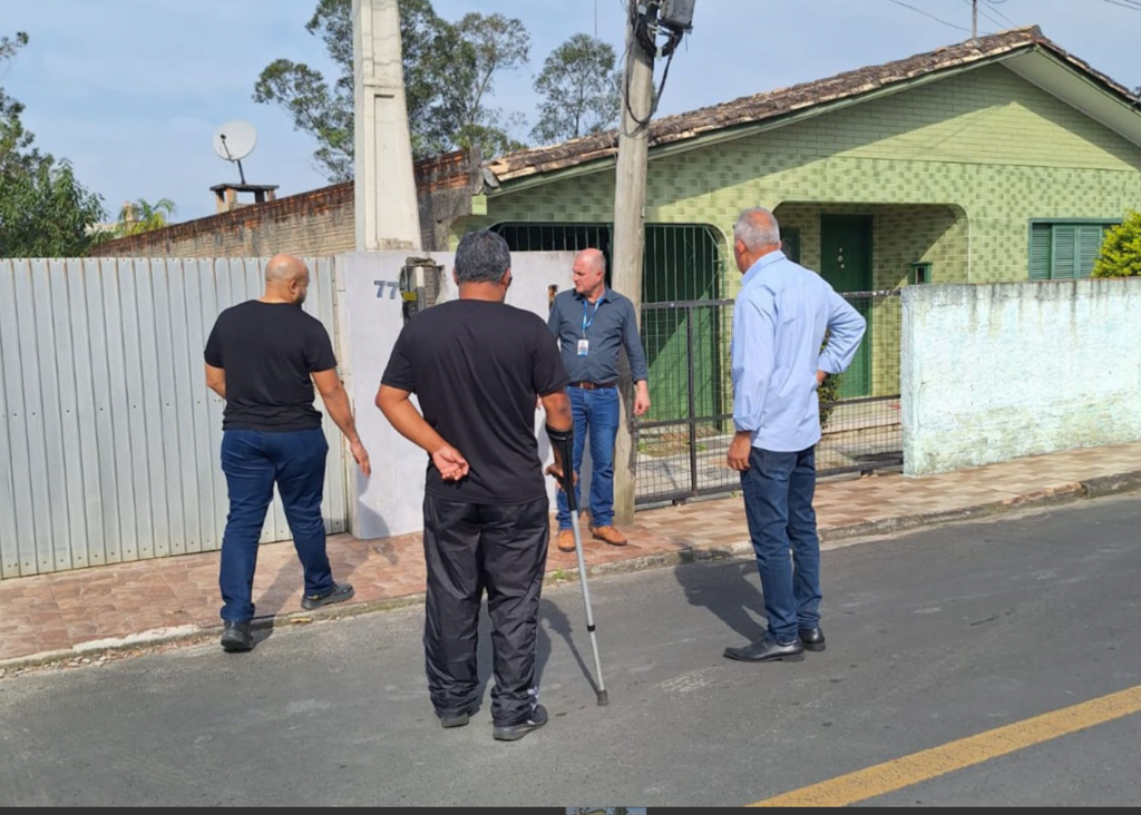 Câmara de Criciúma articula substituição de postes de madeira por estruturas de concreto no bairro Imperatriz