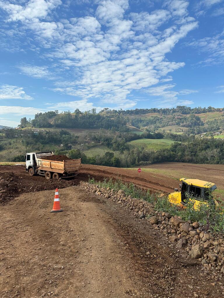 Tunápolis realiza manutenção do Morro do Facão, na La. São Pedro