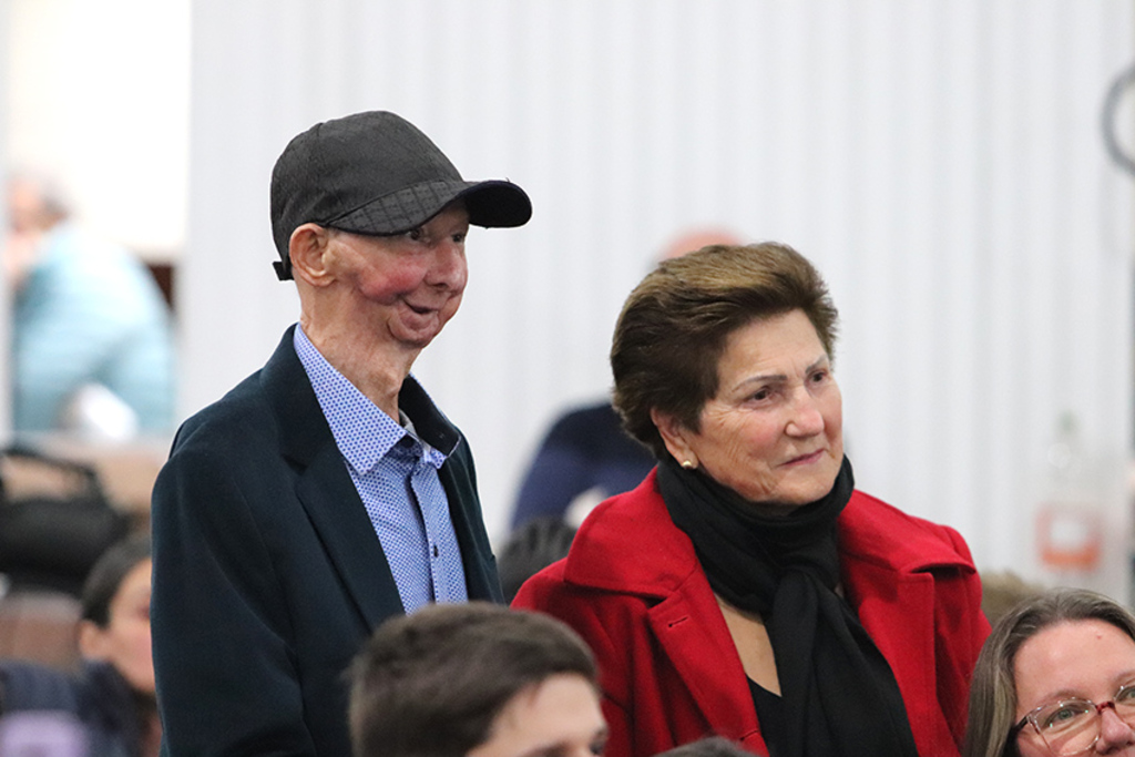 Casal Luiz e Luiza De Luca recebe Moção de Aplauso durante Sessão Itinerante no Morro Estevão