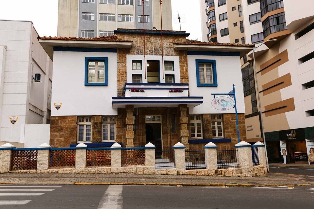 Escola de Artes abre novas vagas em cursos de dança, música, teatro e desenho