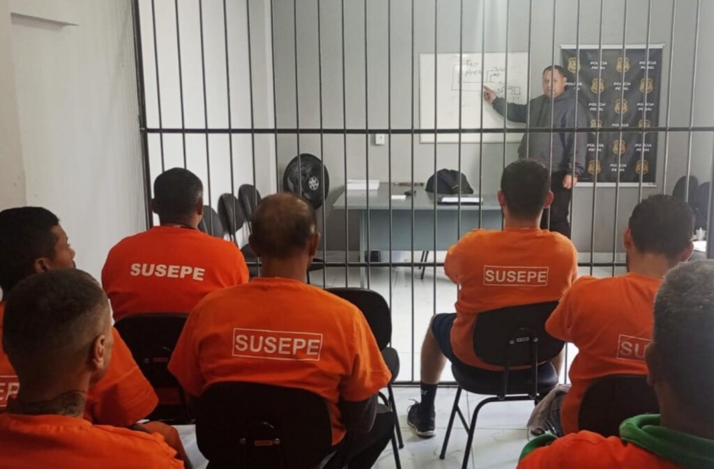 Curso de instalação e manutenção elétrica qualifica detentos do IPU