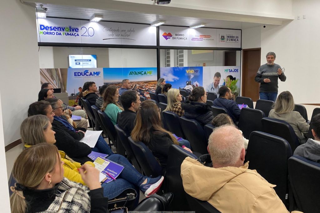 Sala do Empreendedor: Palestra sobre planejamento e gestão reúne empresários de Morro da Fumaça