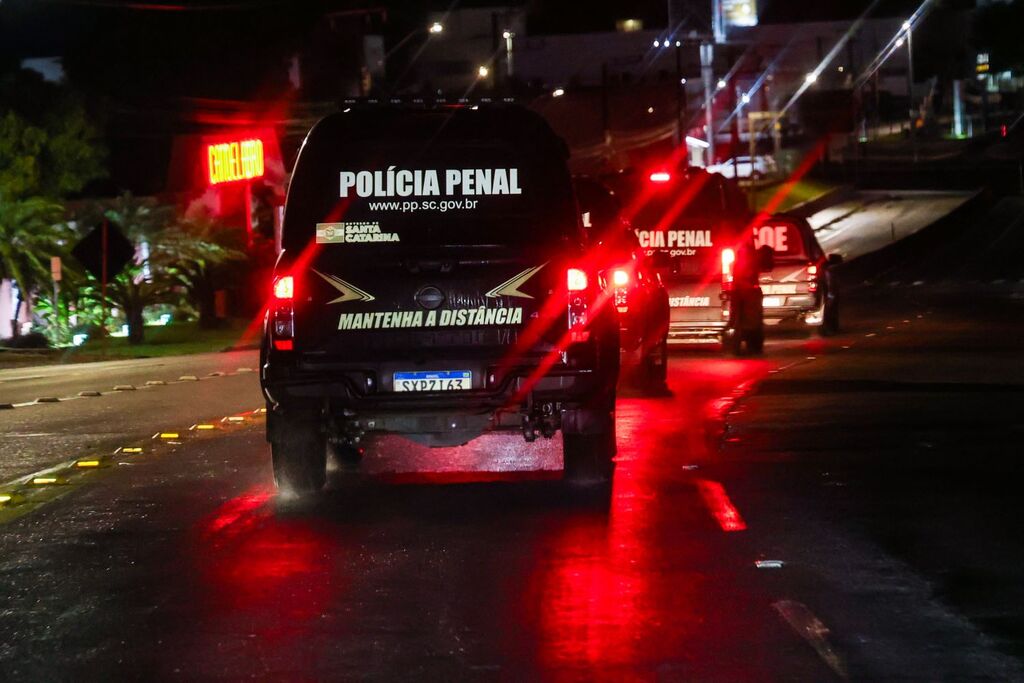 Operação conclui transferência de 24 presos de SC para Mato Grosso do Sul