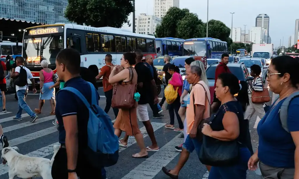 Brasil  tem queda na desigualdade em educação, emprego e meio ambiente