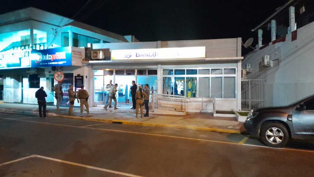 BANDIDOS FURTAM ARMAS DO BANCO DO BRASIL EM SÃO JOÃO DO SUL