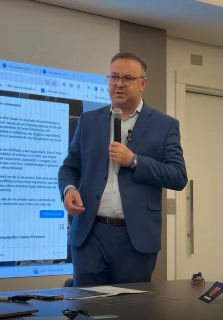 Empresário Ênio dos Santos Souza lança livro “O Pobre Menino Rico ou Rico Menino Pobre”