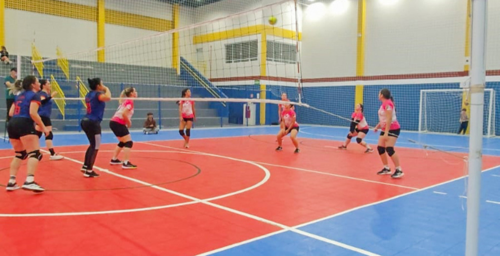 TAÇA CIDADE DE VOLEI DEFINE CAMPEÕES NESTA SEXTA (29)