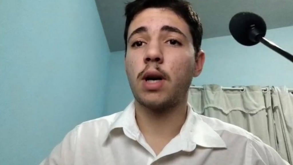 Estudante se posiciona contra possível mudança da Escola Álvaro Catão para modelo cívico-militar