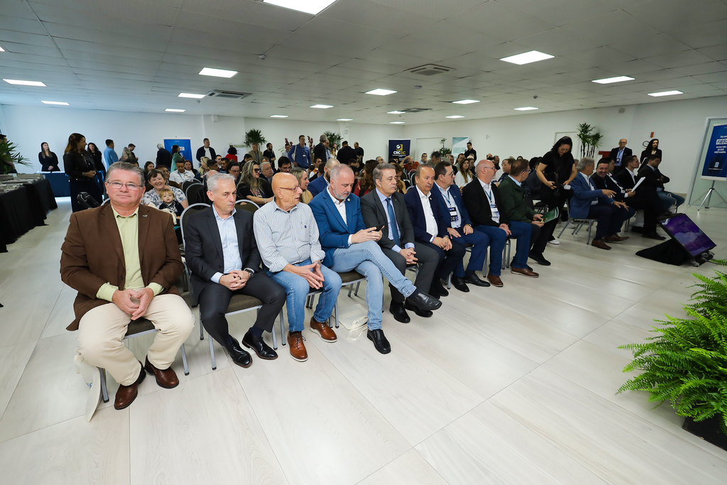 Manhã do 51º Congresso Estadual de Jornalismo da Adjori/SC reúne autoridades e especialistas