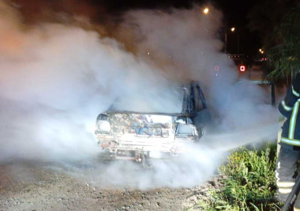 VEICULO PEGA FOGO EM VILA CONCEIÇÃO, SÃO JOÃO DO SUL