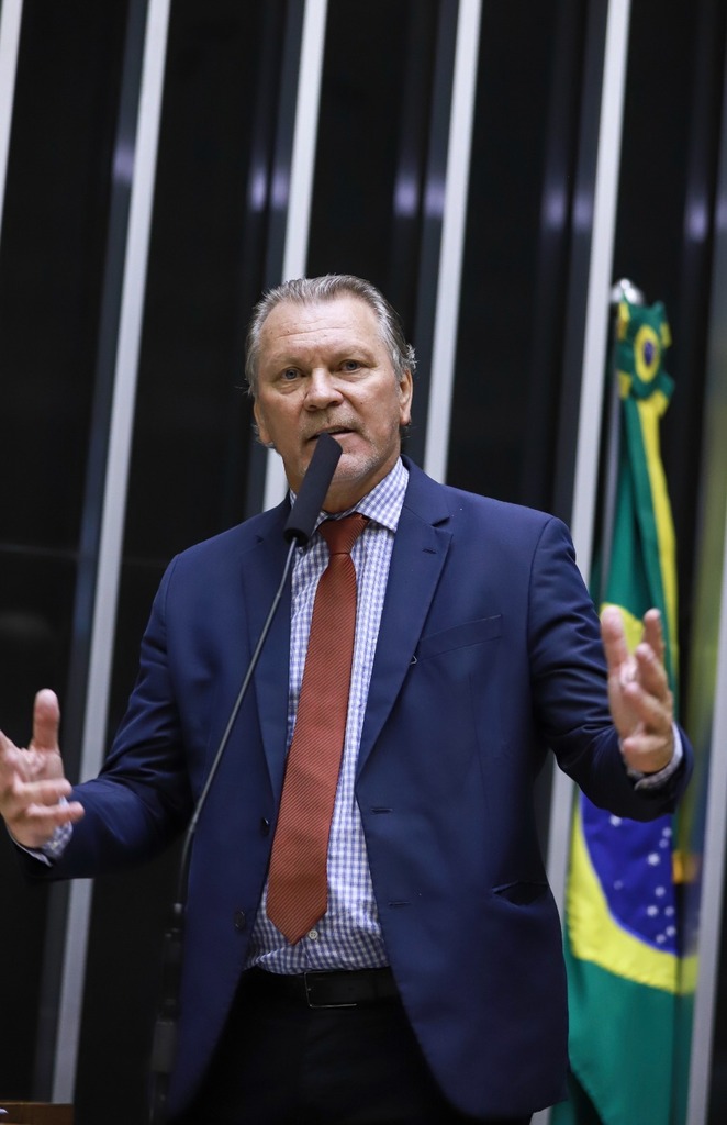 Hamm diz que Governo Federal trabalha contra a renegociação da dívida dos agricultores