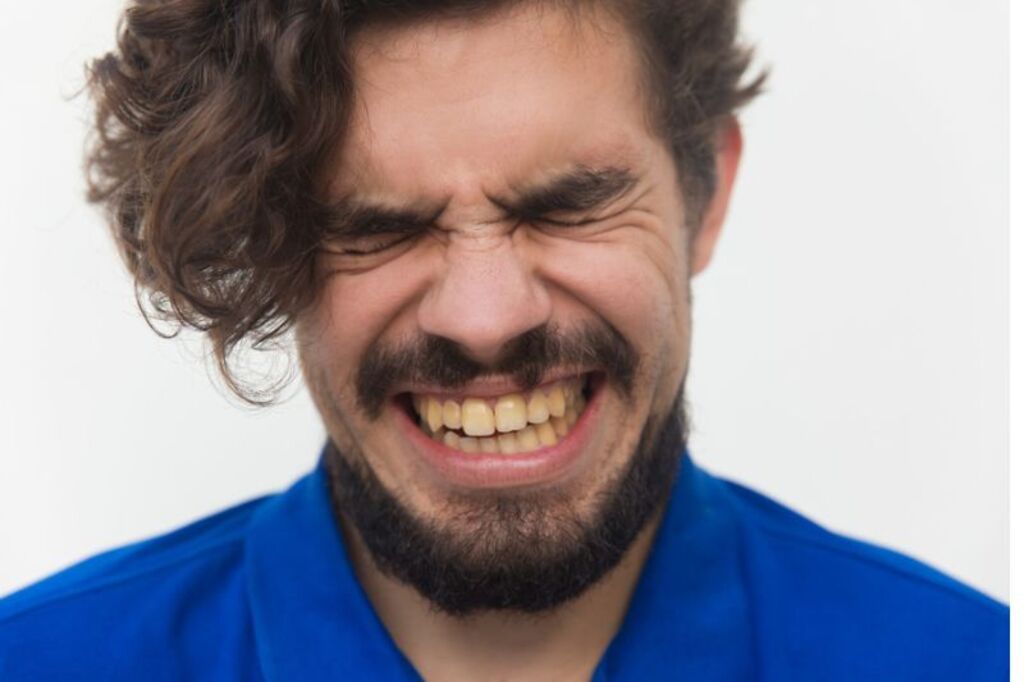 Café faz mal para os dentes? Entenda por que a bebida pode manchar o sorriso