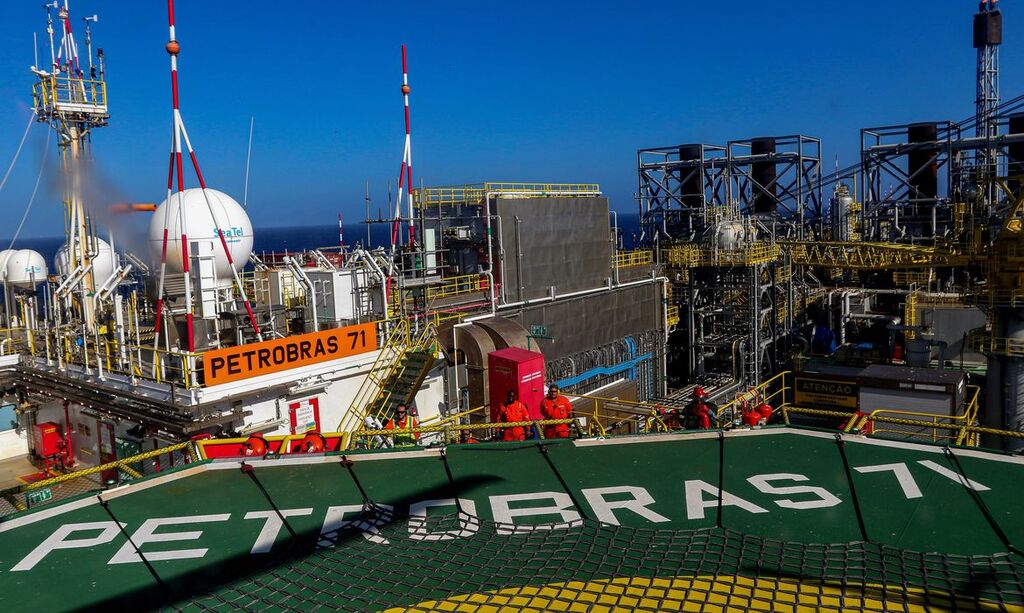 Brasil bate recorde histórico de produção de petróleo e gás natural em julho