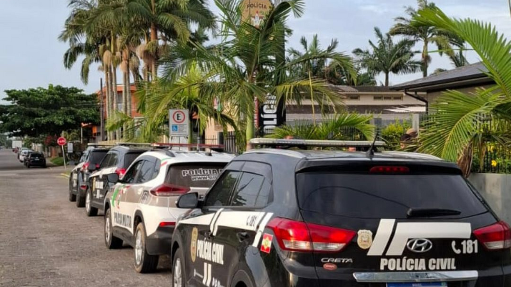 Foto: Reprodução Redes Sociais - Padrasto e enteado são presos em Garopaba por estupro de vulnerável