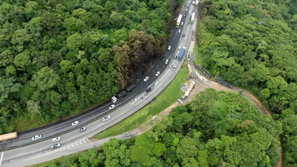 Governador protocola projeto do Contorno do Morro dos Cavalos em Brasília