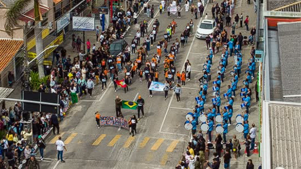 Desfile de 7 de Setembro movimenta o Centro de Garopaba neste domingo