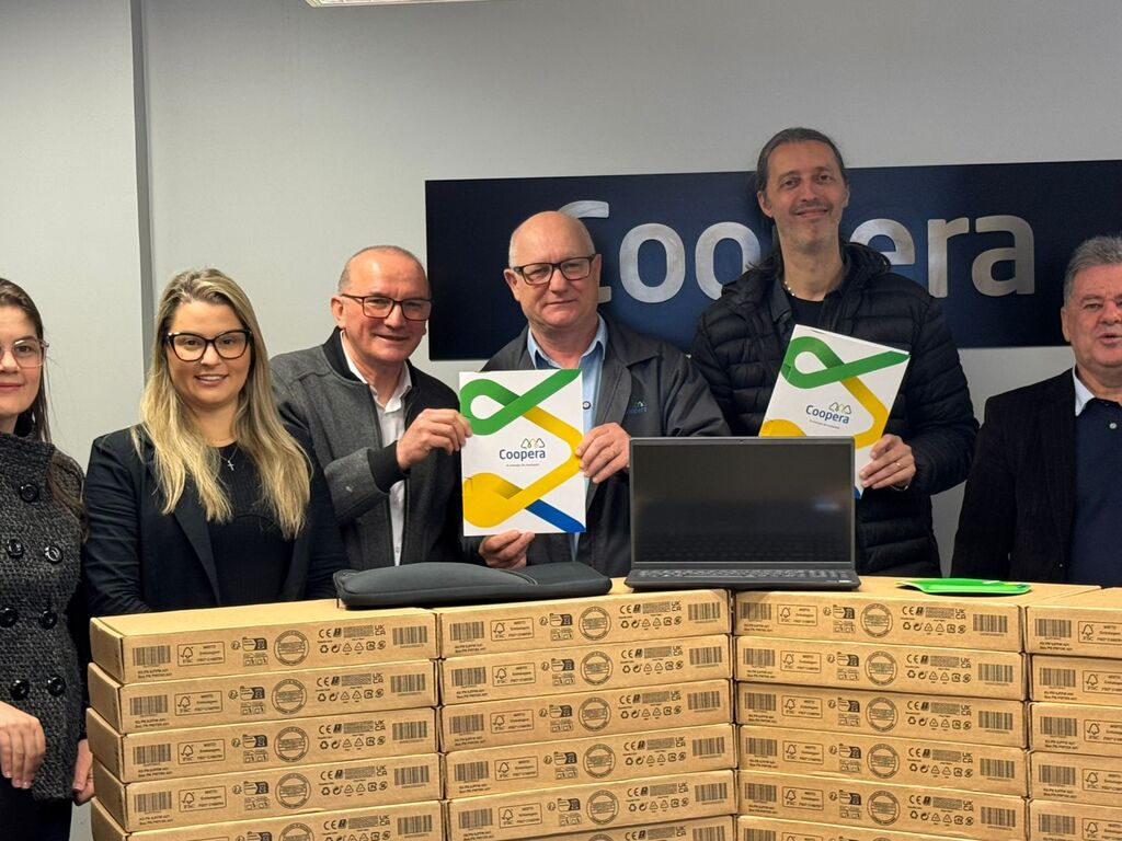 Coopera firma contrato de comodato com CEDUP para fortalecimento do curso técnico em Desenvolvimento de Sistemas