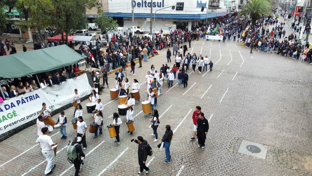 Desfile de 7 de Setembro reúne 15 mil em Bagé
