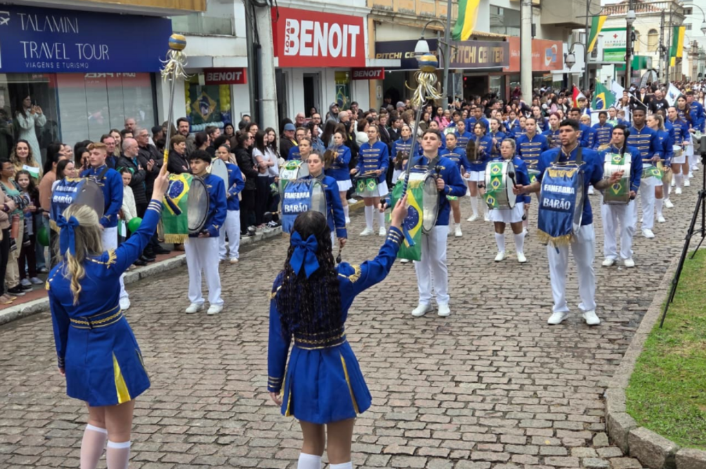 Desfile Cívico atrai grande público no Centro Histórico de Urussanga