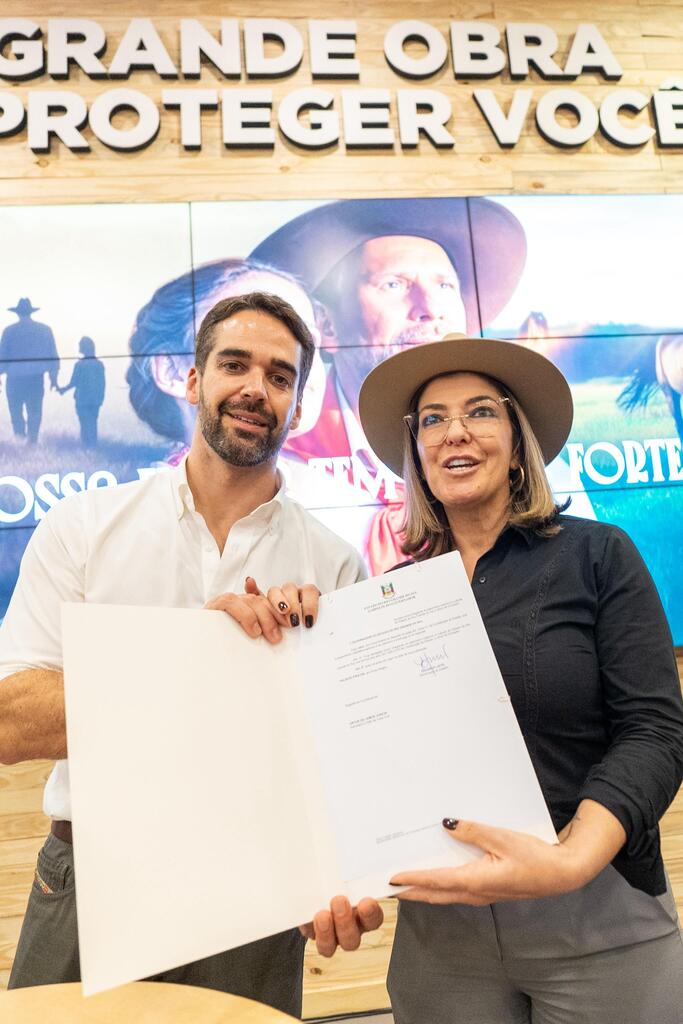 Adriana Lara participa da abertura da Expofeira de Bagé
