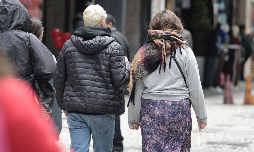 Semana começa com chuva e temporais em Santa Catarina, mas sol retorna na quarta-feira