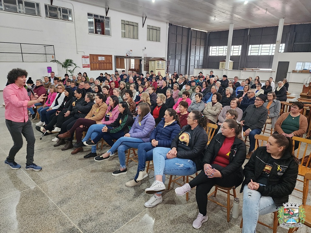 Setor social contempla idosos com palestra motivacional