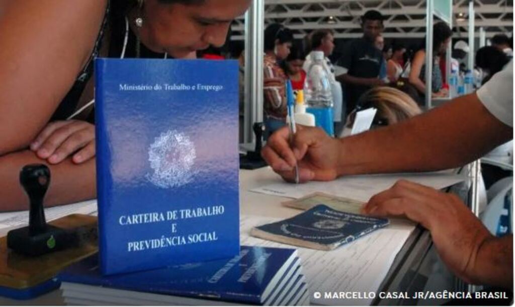 Mais de 10 mil vagas de emprego estão disponíveis no Sine em Santa Catarina
