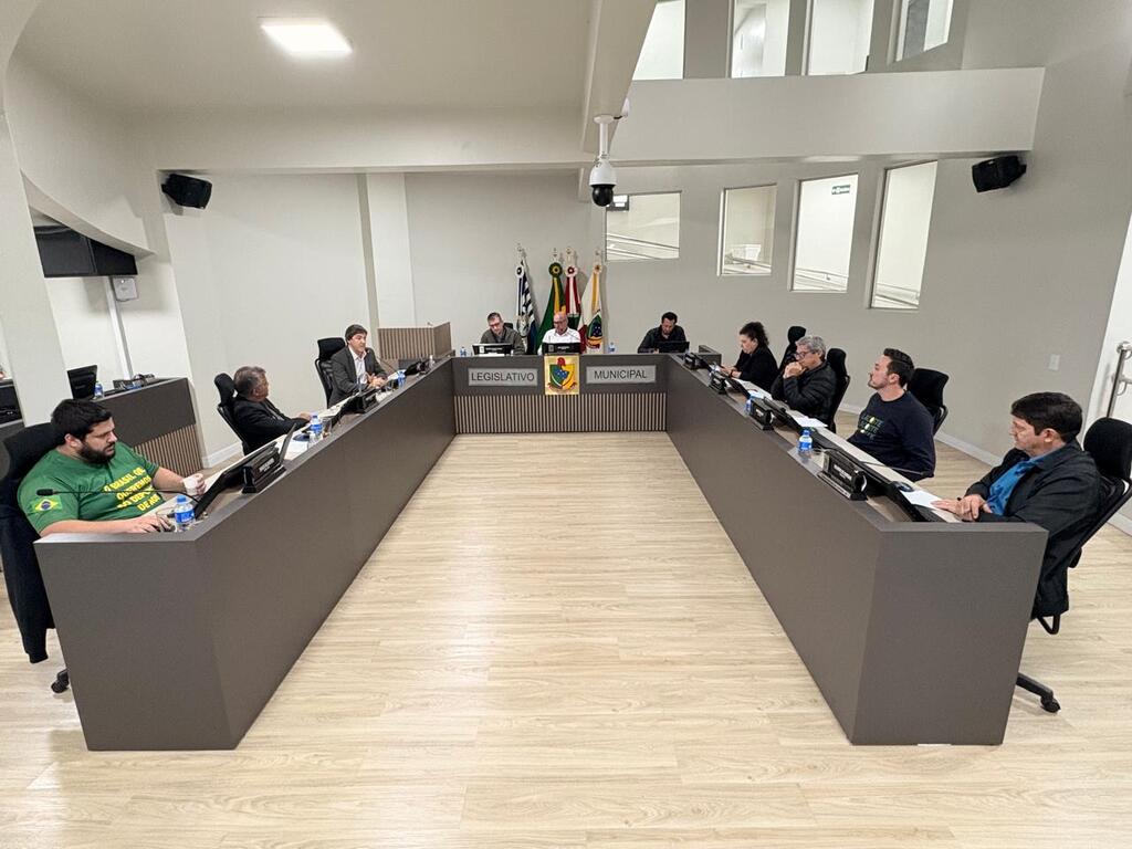 Poder Legislativo - Câmara de Vereadores de Capinzal realiza 33ª Sessão Plenária Ordinária de 2025
