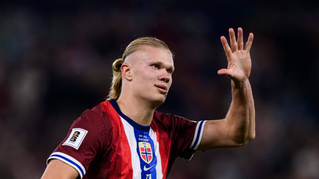 Foto: Incosport - Haaland faz cinco gols, bate recordes e consola goleiro após goleada da Noruega